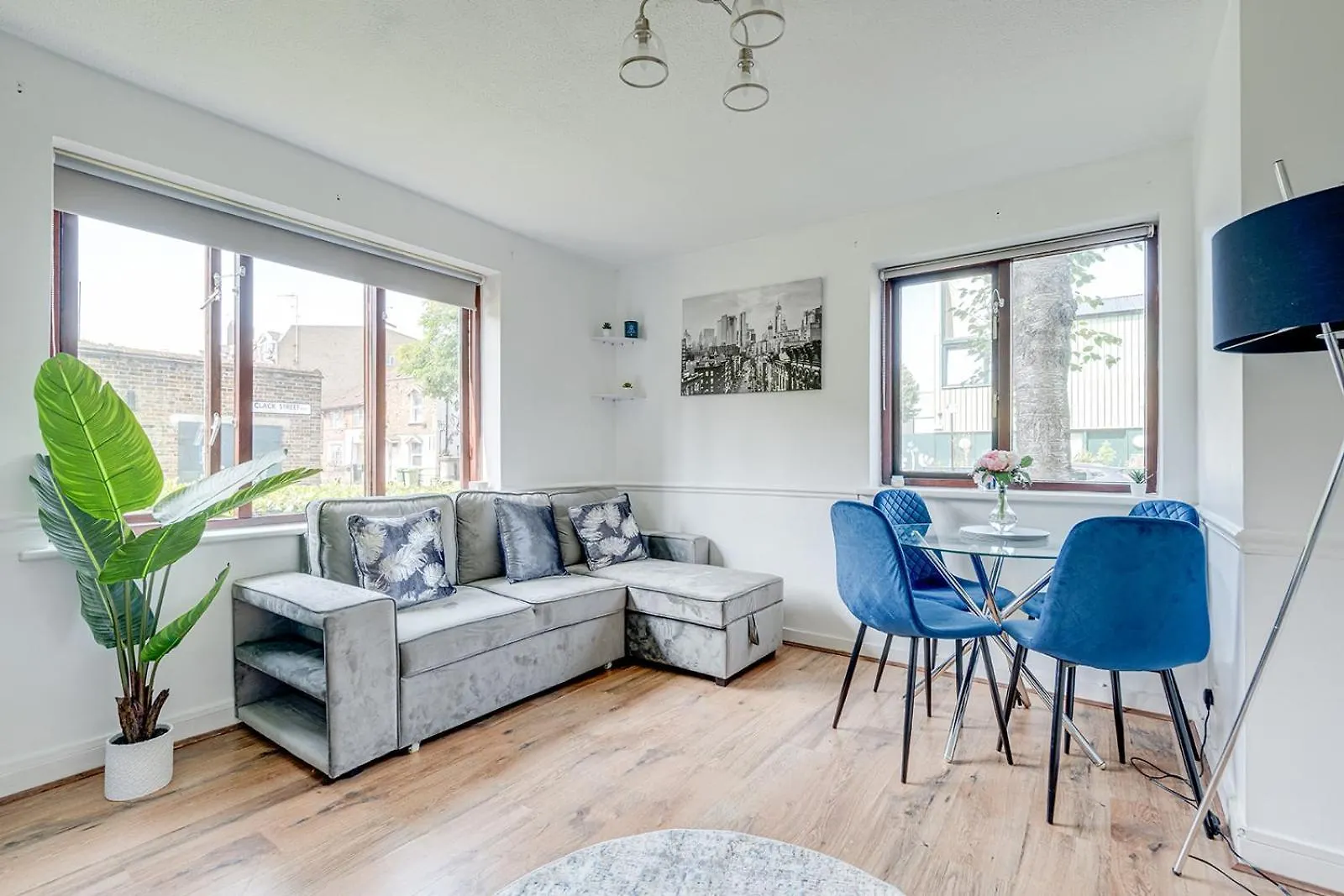 Perfect Apartment In Canada Water With Parking London